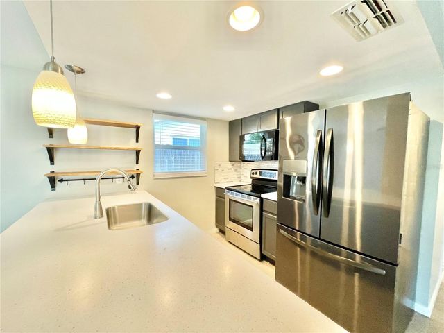 9011 LEDGESTONE LANE, Port Richey, FL 34668