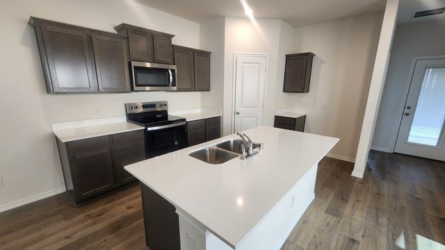 6118 Warm Rays Drive, Crandall, TX 75114