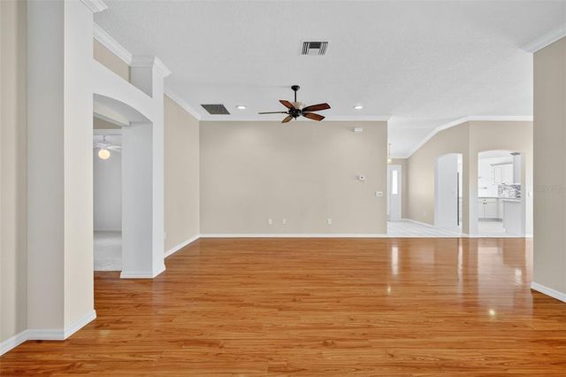 415 LOMA PASEO DRIVE, The Villages, FL 32159