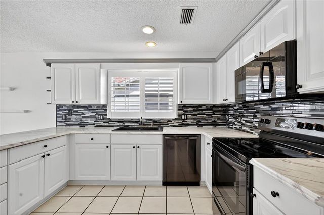 415 LOMA PASEO DRIVE, The Villages, FL 32159