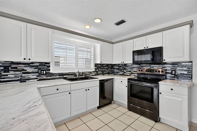 415 LOMA PASEO DRIVE, The Villages, FL 32159