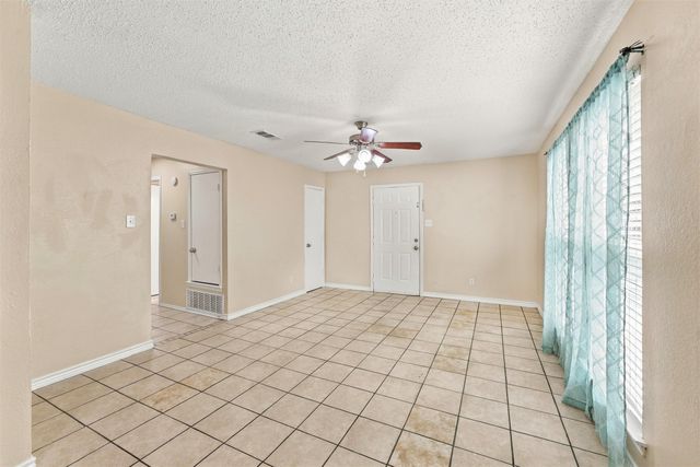 403 N 7th Street D, Midlothian, TX 76065