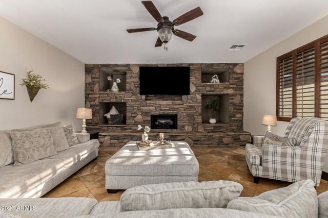 7596 N 87TH Drive, Glendale, AZ 85305