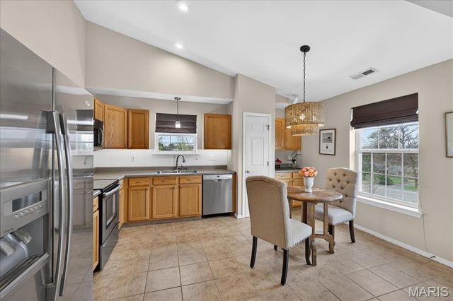 11087 Gravois Road 303, St Louis, MO 63126