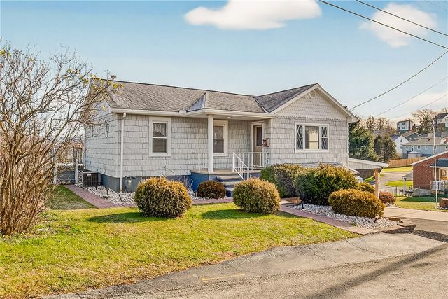 205 N Quarry St, Mt Pleasant Boro, PA 15666