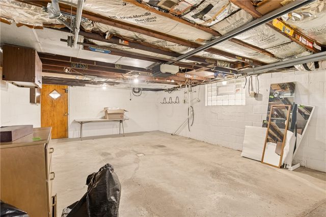 205 N Quarry St, Mt Pleasant Boro, PA 15666