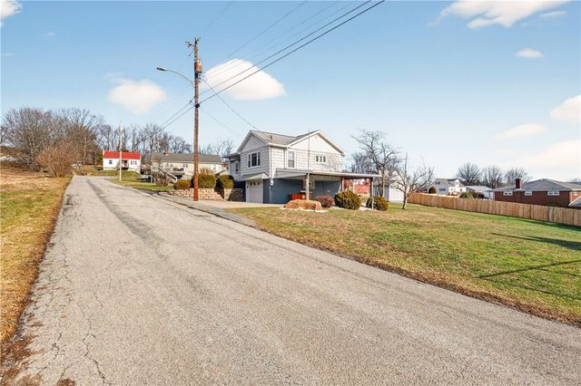 205 N Quarry St, Mt Pleasant Boro, PA 15666