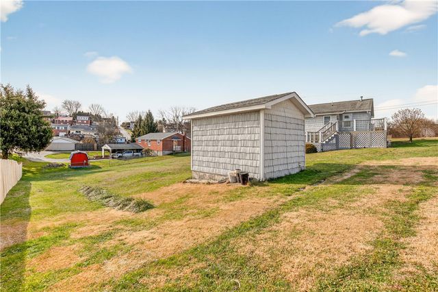 205 N Quarry St, Mt Pleasant Boro, PA 15666