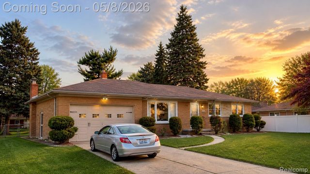 37542 Andrew Drive, Sterling Heights, MI 48312