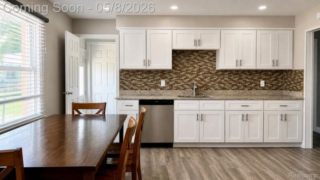 37542 Andrew Drive, Sterling Heights, MI 48312