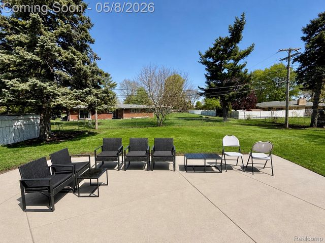 37542 Andrew Drive, Sterling Heights, MI 48312