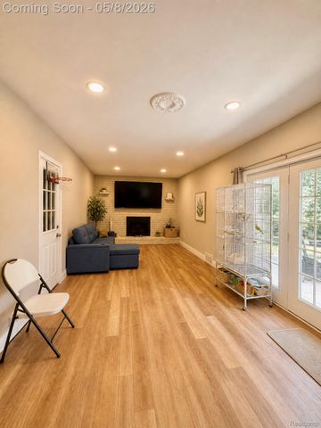 37542 Andrew Drive, Sterling Heights, MI 48312