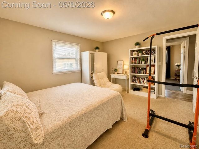 37542 Andrew Drive, Sterling Heights, MI 48312