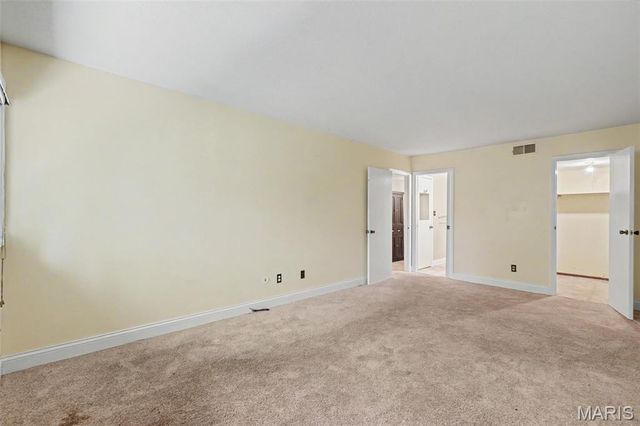 1410 Heritage Landing 305, St Charles, MO 63301