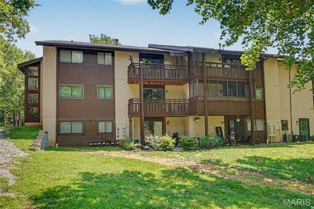 1410 Heritage Landing 305, St Charles, MO 63301