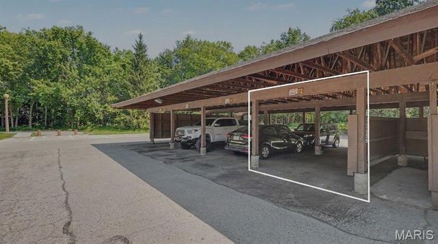 1410 Heritage Landing 305, St Charles, MO 63301