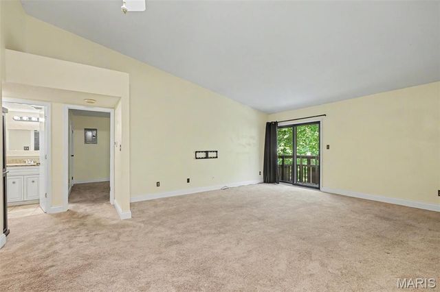 1410 Heritage Landing 305, St Charles, MO 63301