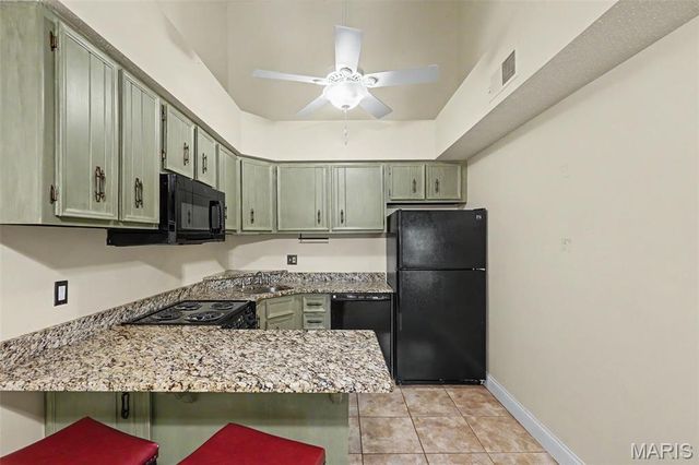 1410 Heritage Landing 305, St Charles, MO 63301