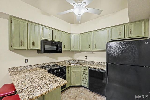 1410 Heritage Landing 305, St Charles, MO 63301