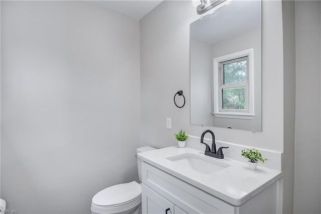 700 Hemlock CRES, Virginia Beach, VA 23464