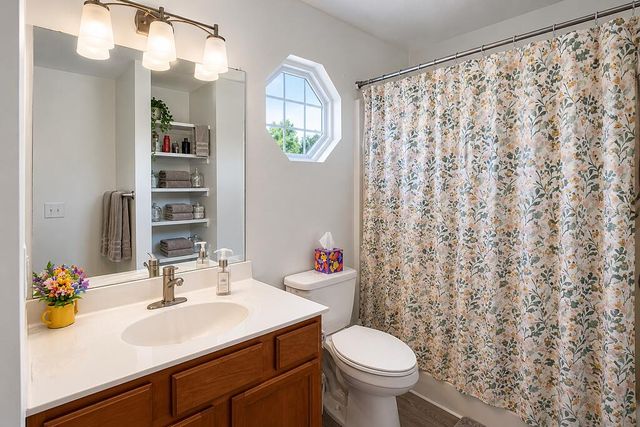 204 Walnut Crossing Drive, Walkerton, IN 46574
