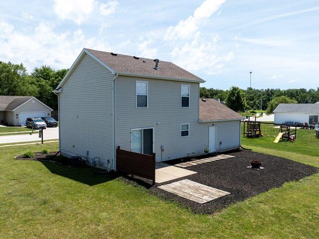 204 Walnut Crossing Drive, Walkerton, IN 46574
