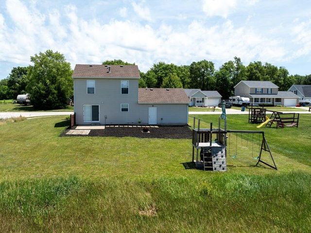 204 Walnut Crossing Drive, Walkerton, IN 46574