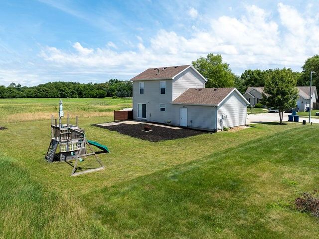 204 Walnut Crossing Drive, Walkerton, IN 46574