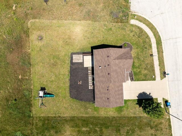 204 Walnut Crossing Drive, Walkerton, IN 46574