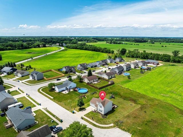 204 Walnut Crossing Drive, Walkerton, IN 46574