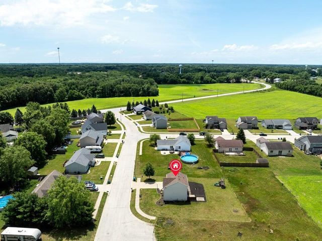 204 Walnut Crossing Drive, Walkerton, IN 46574