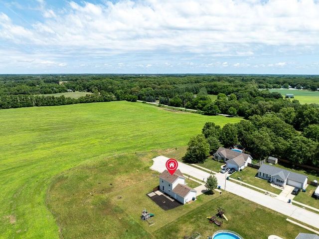 204 Walnut Crossing Drive, Walkerton, IN 46574