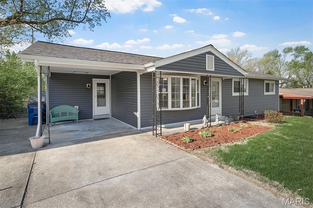 3329 Clemens Drive, St Charles, MO 63301