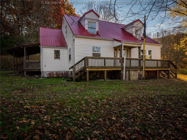 6444 Starlight Drive, Charleston, WV 25312