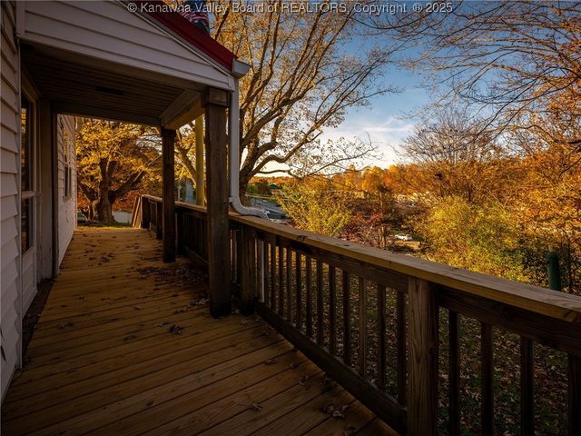 6444 Starlight Drive, Charleston, WV 25312