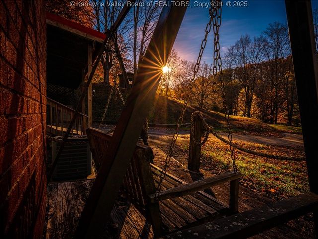 6444 Starlight Drive, Charleston, WV 25312