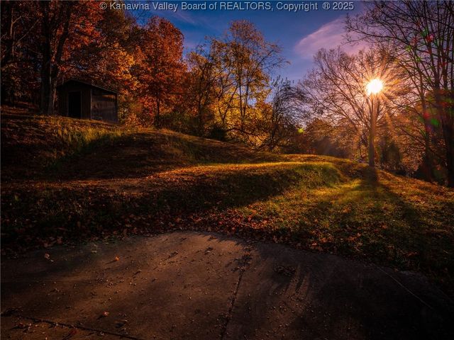 6444 Starlight Drive, Charleston, WV 25312