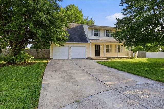 201 N Poplar Drive, Gardner, KS 66030