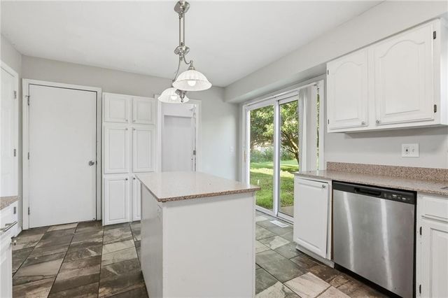 201 N Poplar Drive, Gardner, KS 66030