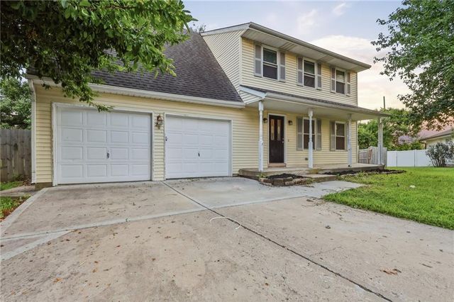 201 N Poplar Drive, Gardner, KS 66030