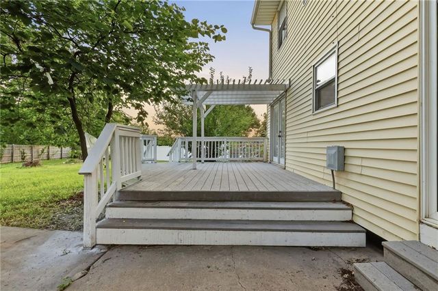 201 N Poplar Drive, Gardner, KS 66030