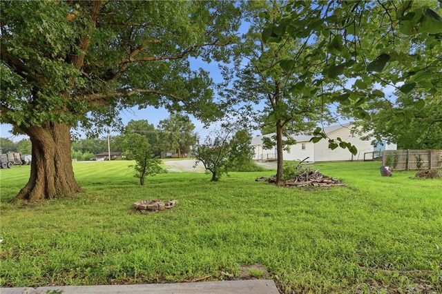 201 N Poplar Drive, Gardner, KS 66030