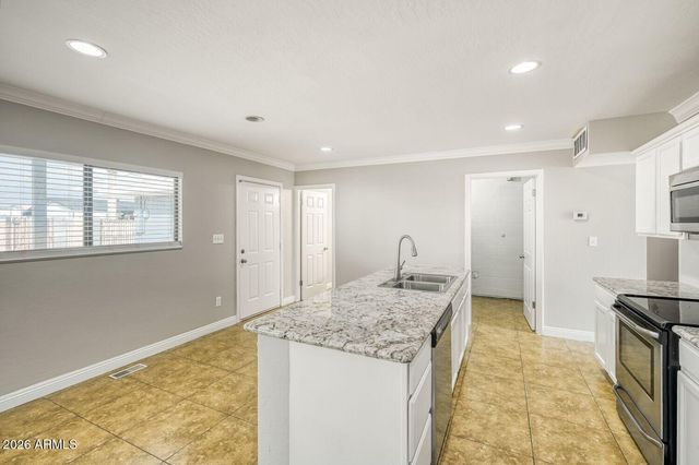 5548 W BELMONT Avenue, Glendale, AZ 85301