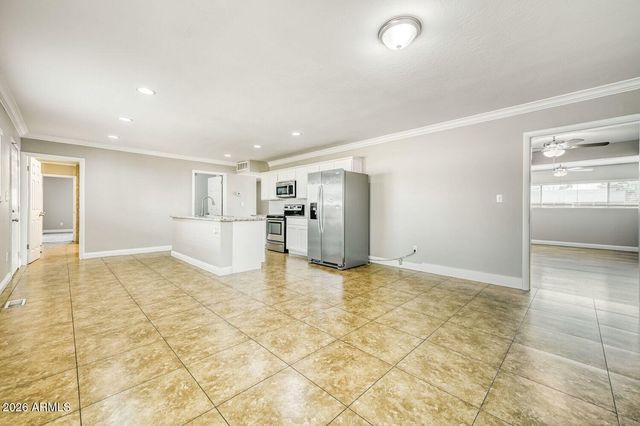 5548 W BELMONT Avenue, Glendale, AZ 85301