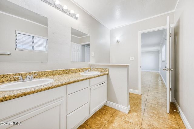 5548 W BELMONT Avenue, Glendale, AZ 85301