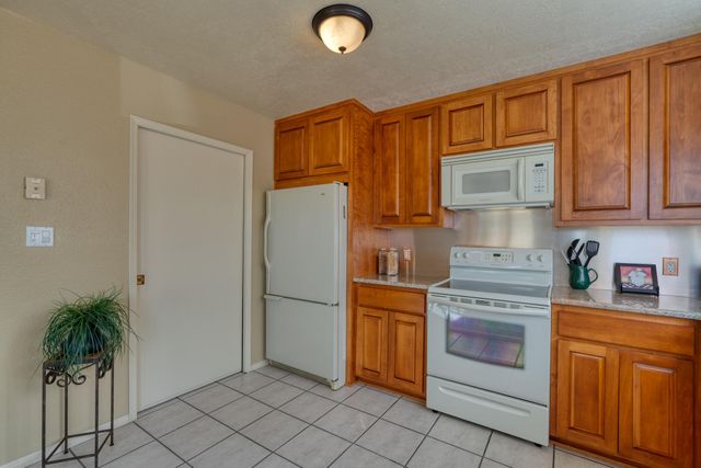 10277 Las Casitas Court NE, Albuquerque, NM 87111