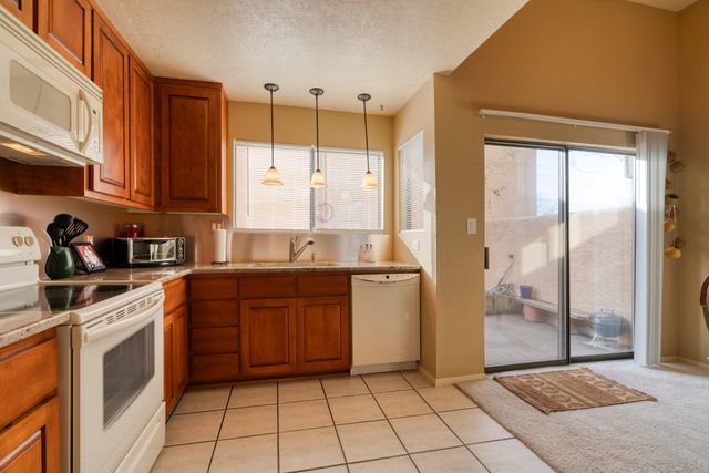 10277 Las Casitas Court NE, Albuquerque, NM 87111