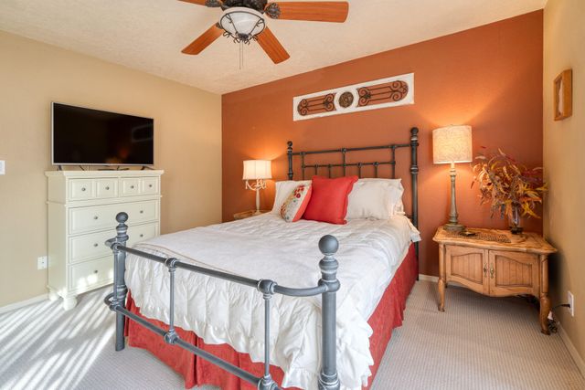 10277 Las Casitas Court NE, Albuquerque, NM 87111