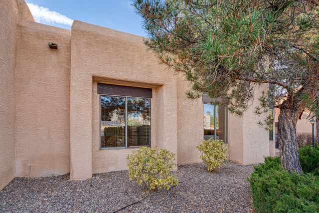 10277 Las Casitas Court NE, Albuquerque, NM 87111