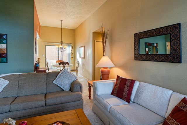 10277 Las Casitas Court NE, Albuquerque, NM 87111